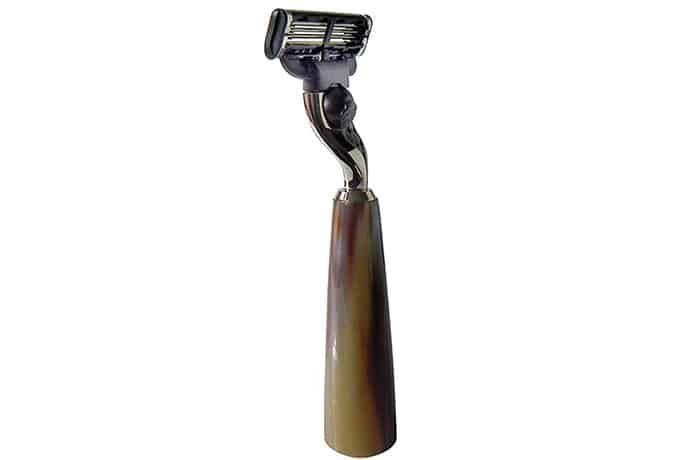 Mach3 razor with vertical Ox Horn handle - Personal Care Accessories - Knife Shop L'Artigiano Scarperia - 01
