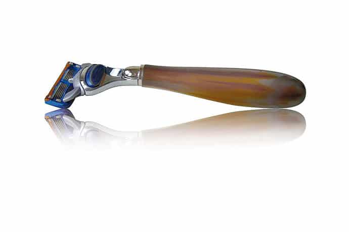 Fusion razor with Ox Horn handle - Personal Care Accessories - Knife Shop L'Artigiano Scarperia - 01
